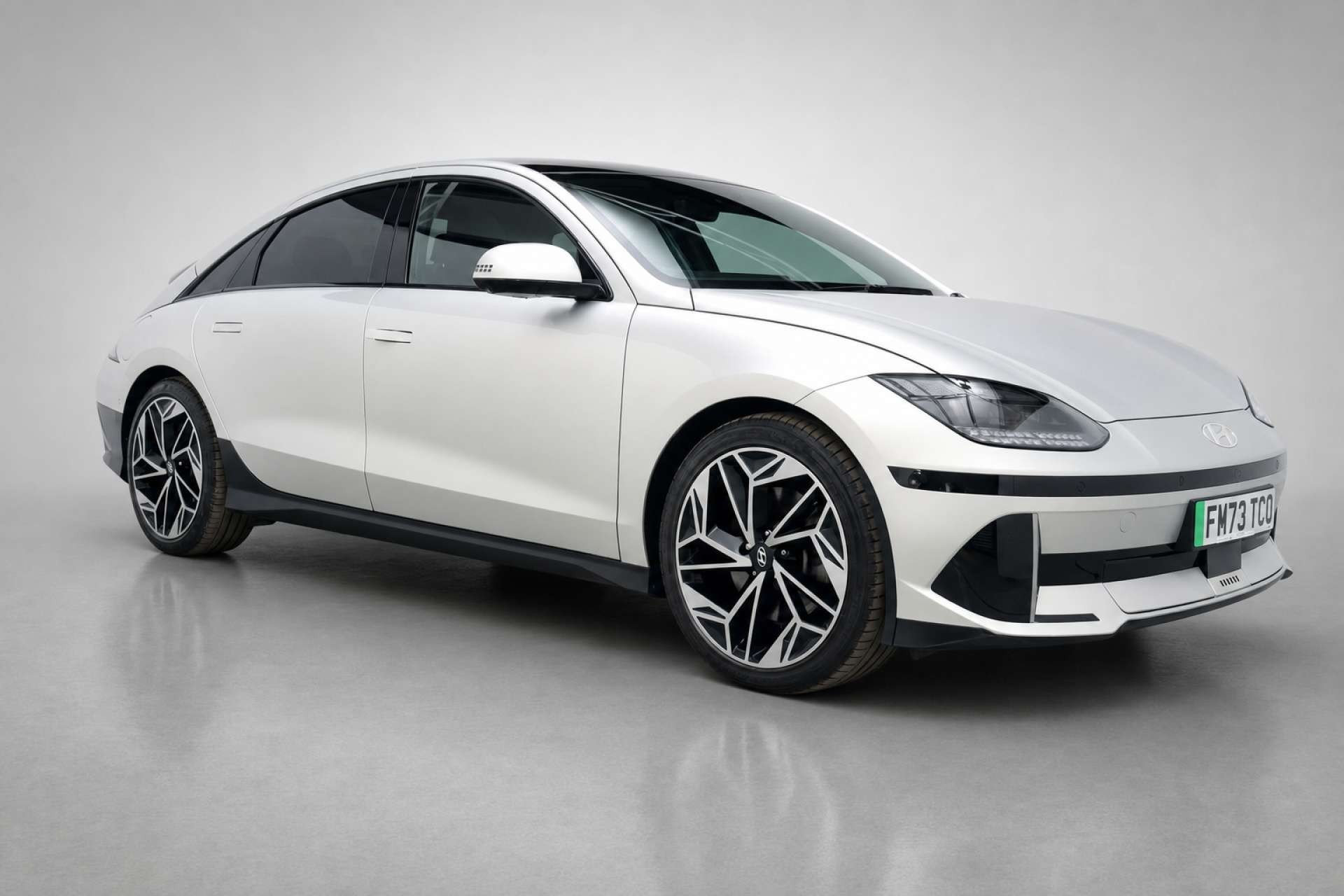 2023 Hyundai Ioniq 6 77.4kWh Ultimate Saloon 4dr Electric Auto (228 ps) for sale at LMC Cars