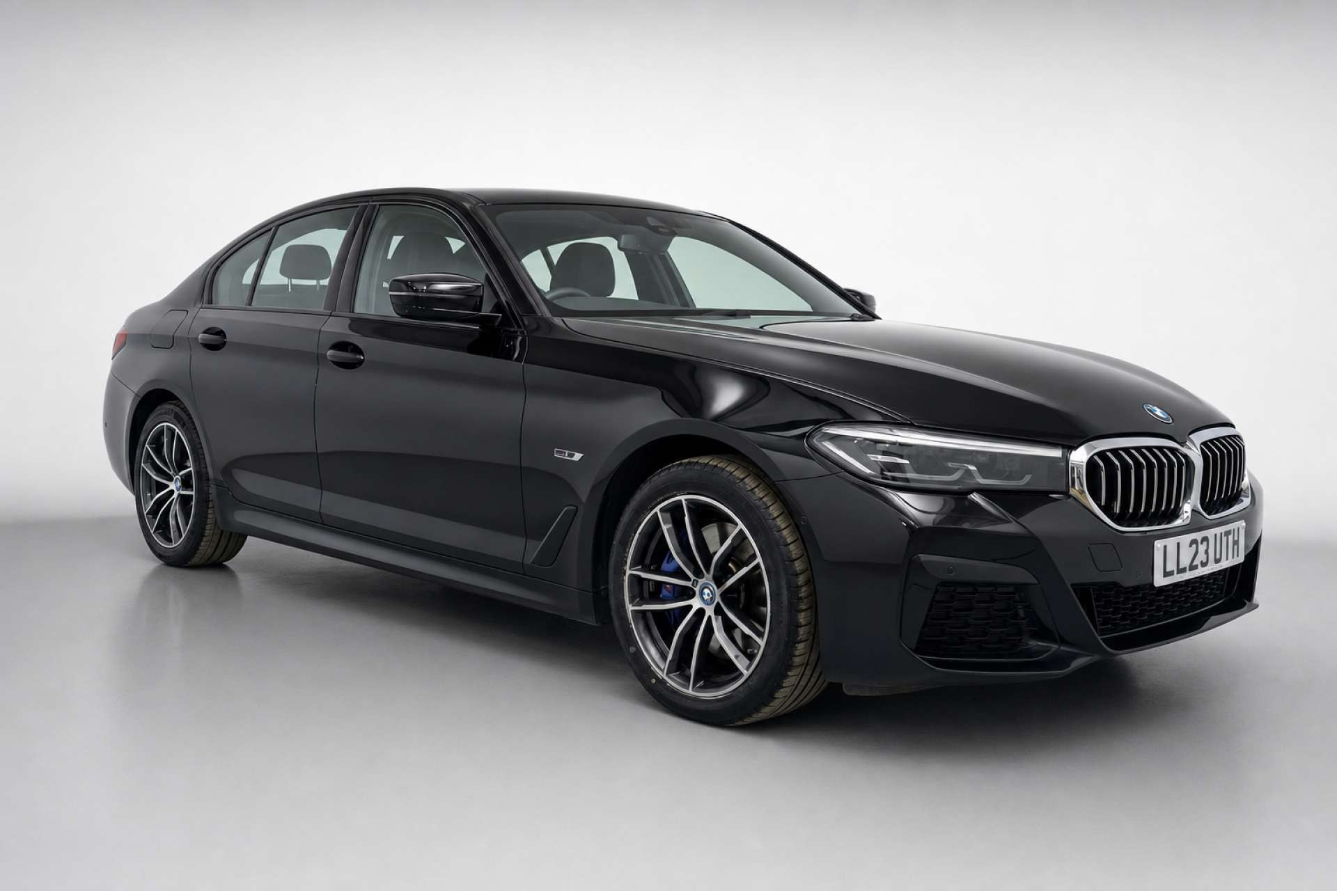 2023 BMW 5 Series 2.0 530e 12kWh M Sport Saloon 4dr Petrol Plug-in Hybrid Steptronic Euro 6 (s/s) (292 ps) for sale at LMC Cars