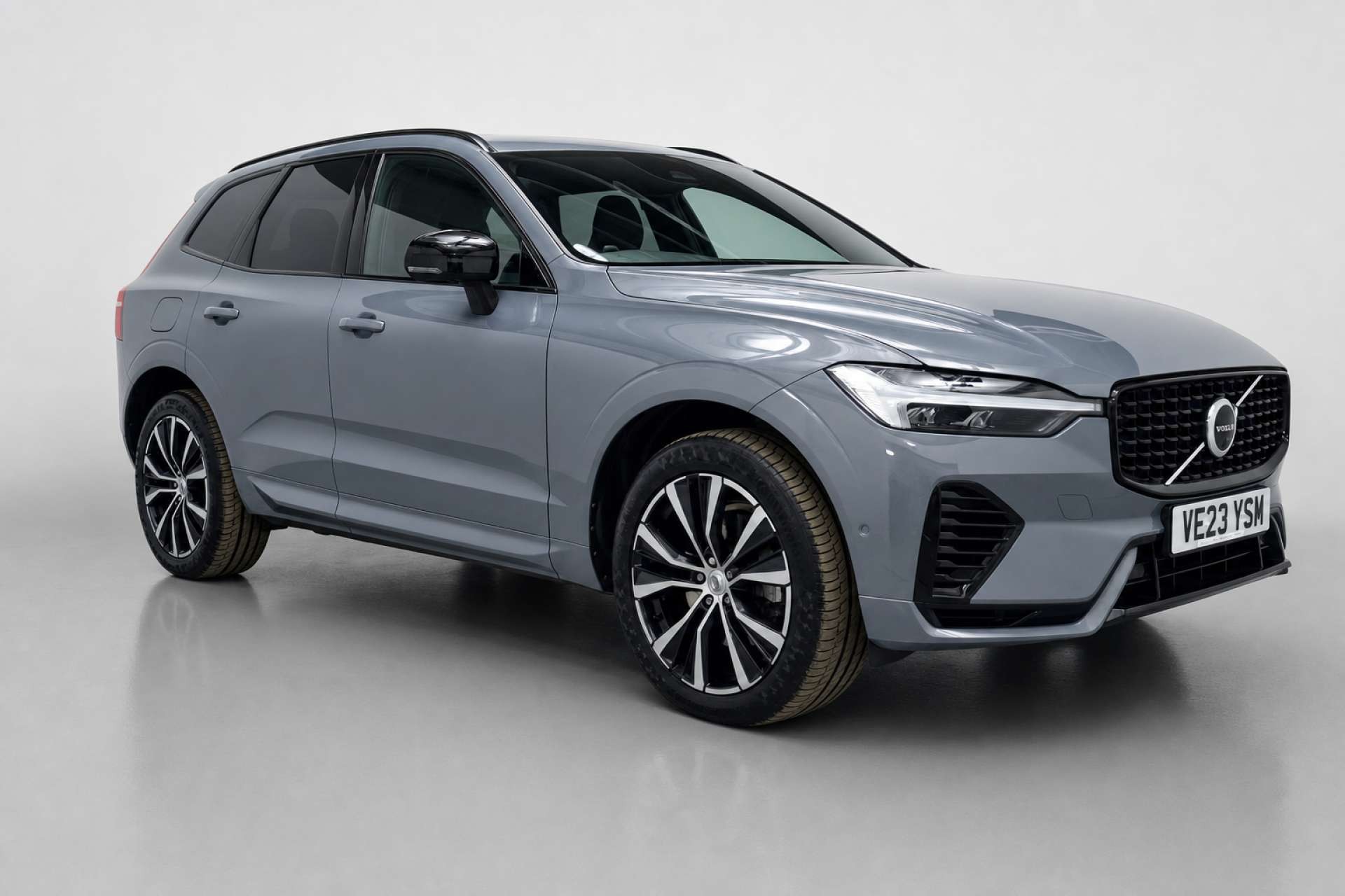 2023 Volvo XC60 2.0h T6 Recharge 18.8kWh Plus SUV 5dr Petrol Plug-in Hybrid Auto AWD Euro 6 (s/s) (350 ps) for sale at LMC Cars
