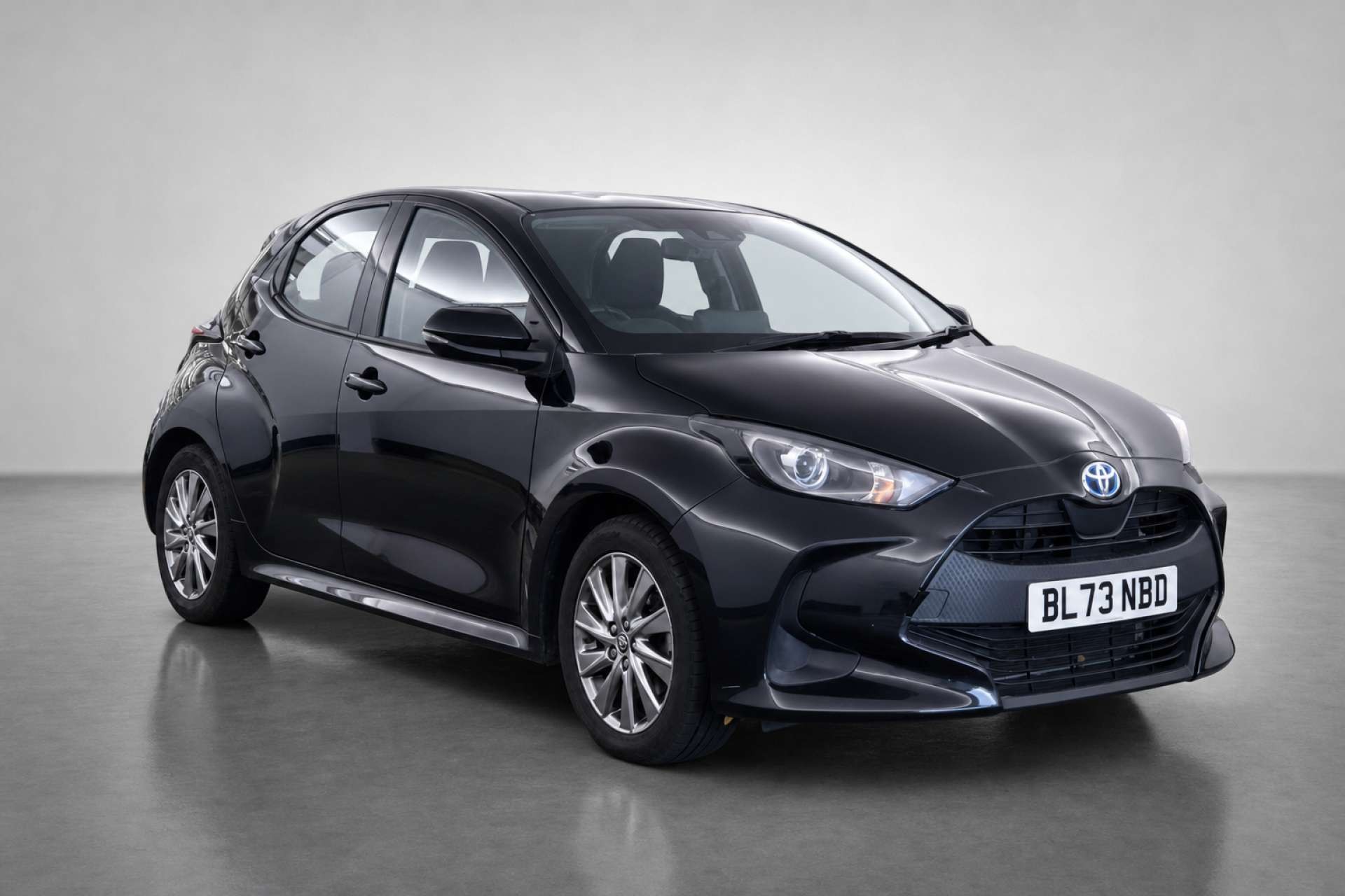 2023 Toyota Yaris 1.5 VVT-h Icon Hatchback 5dr Petrol Hybrid E-CVT Euro 6 (s/s) (116 ps) for sale at LMC Cars