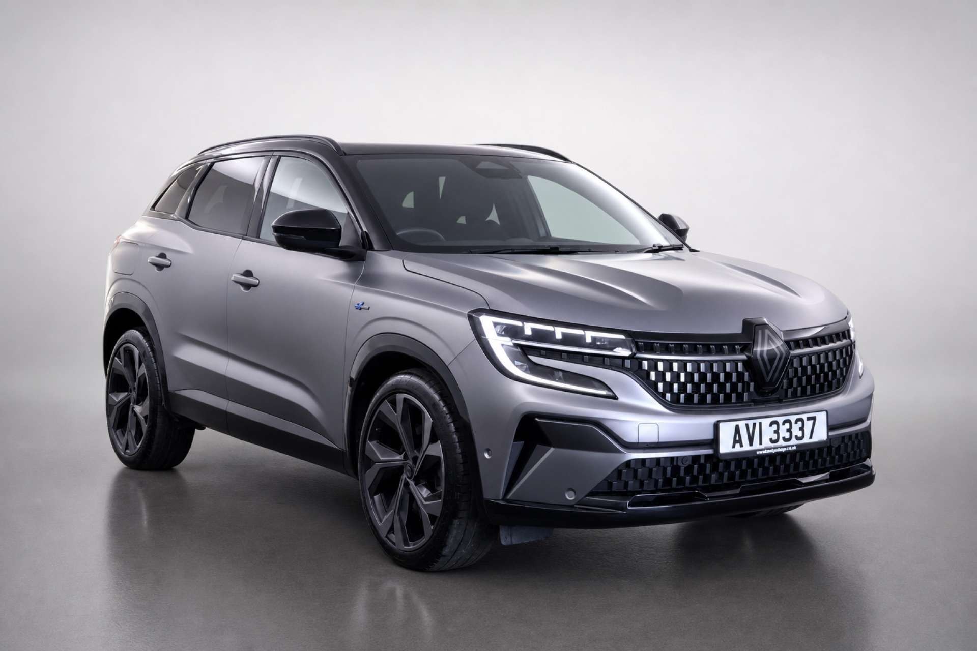 2024 Renault Austral 1.2 E-TECH iconic esprit Alpine SUV 5dr Petrol Hybrid Auto Euro 6 (s/s) (200 ps) for sale at LMC Cars
