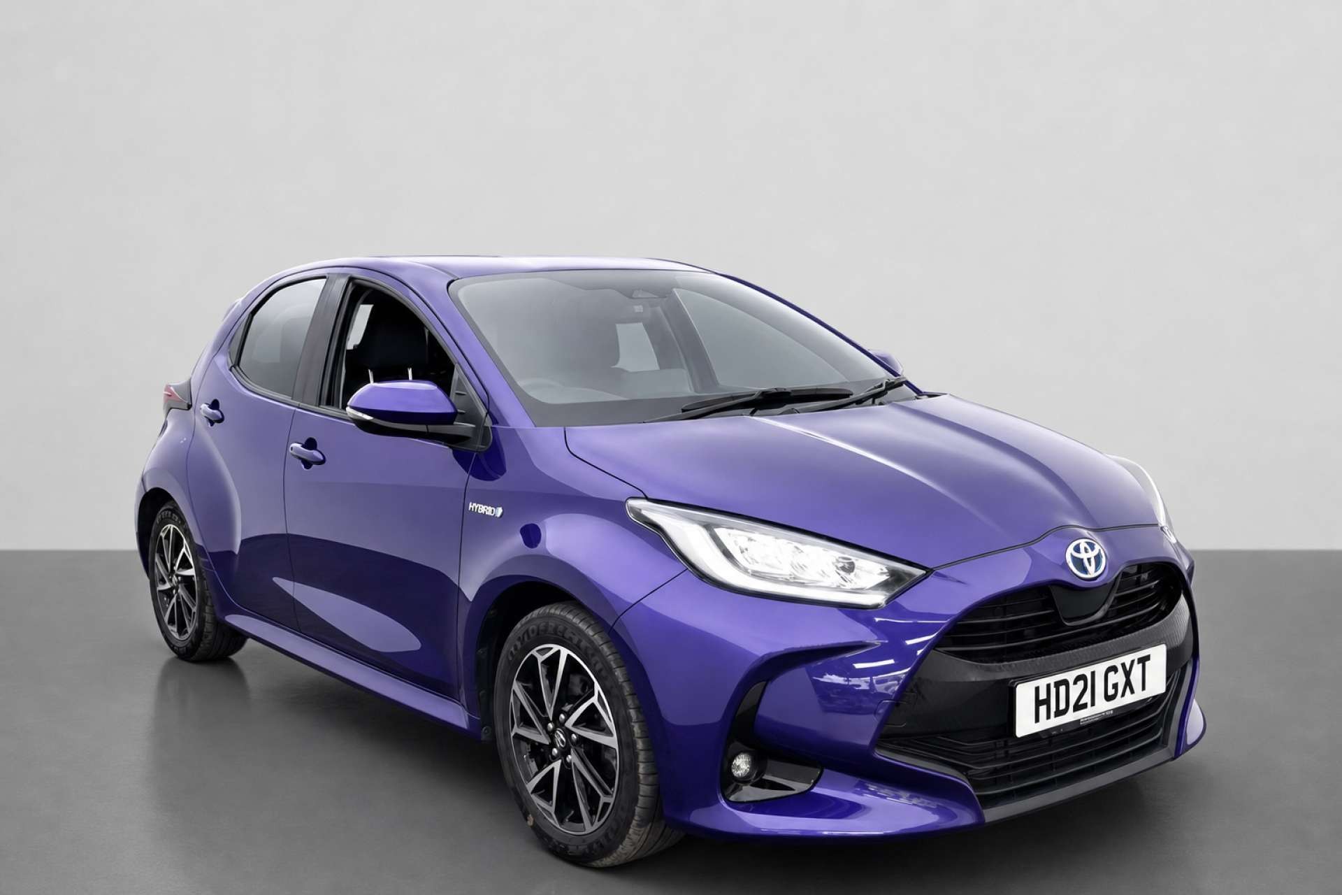 2021 Toyota Yaris 1.5 VVT-h Design Hatchback 5dr Petrol Hybrid E-CVT Euro 6 (s/s) (116 ps) for sale at LMC Cars