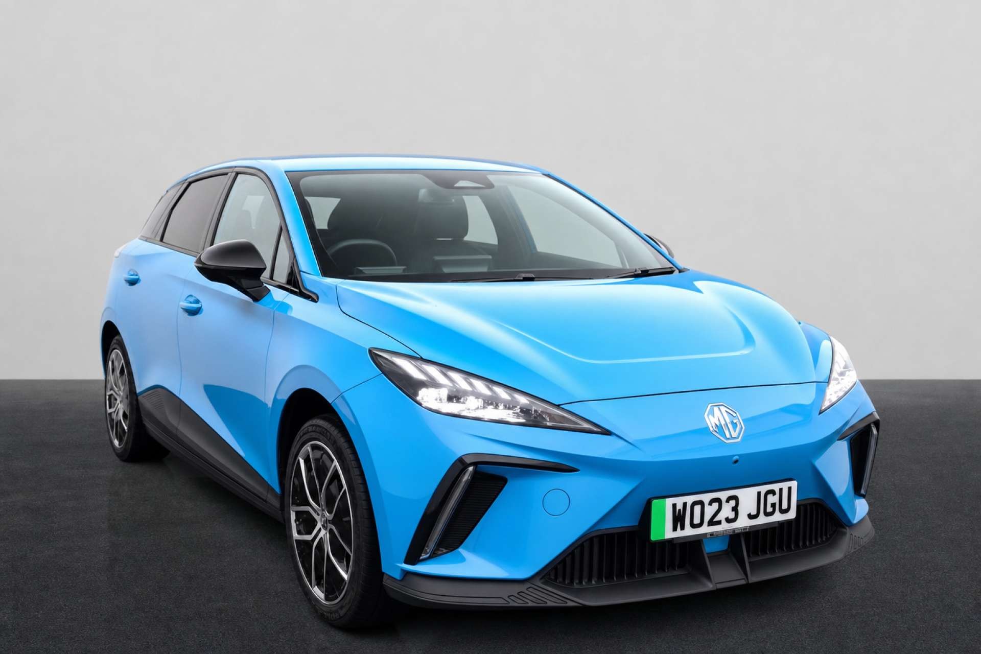 2023 MG MG4 64kWh Trophy Long Range Hatchback 5dr Electric Auto (203 ps) for sale at LMC Cars