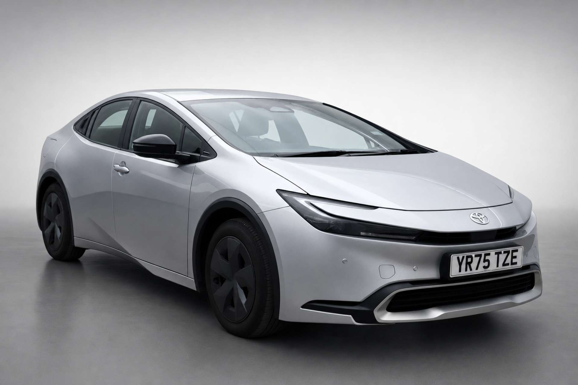 2025 Toyota Prius 2.0 13.6kWh Design Hatchback 5dr Petrol Plug-in Hybrid CVT Euro 6 (s/s) (223 ps) for sale at LMC Cars